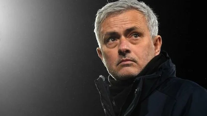 Huấn luyện viên Jose Mourinho Huấn luyện viên Jose Mourinho